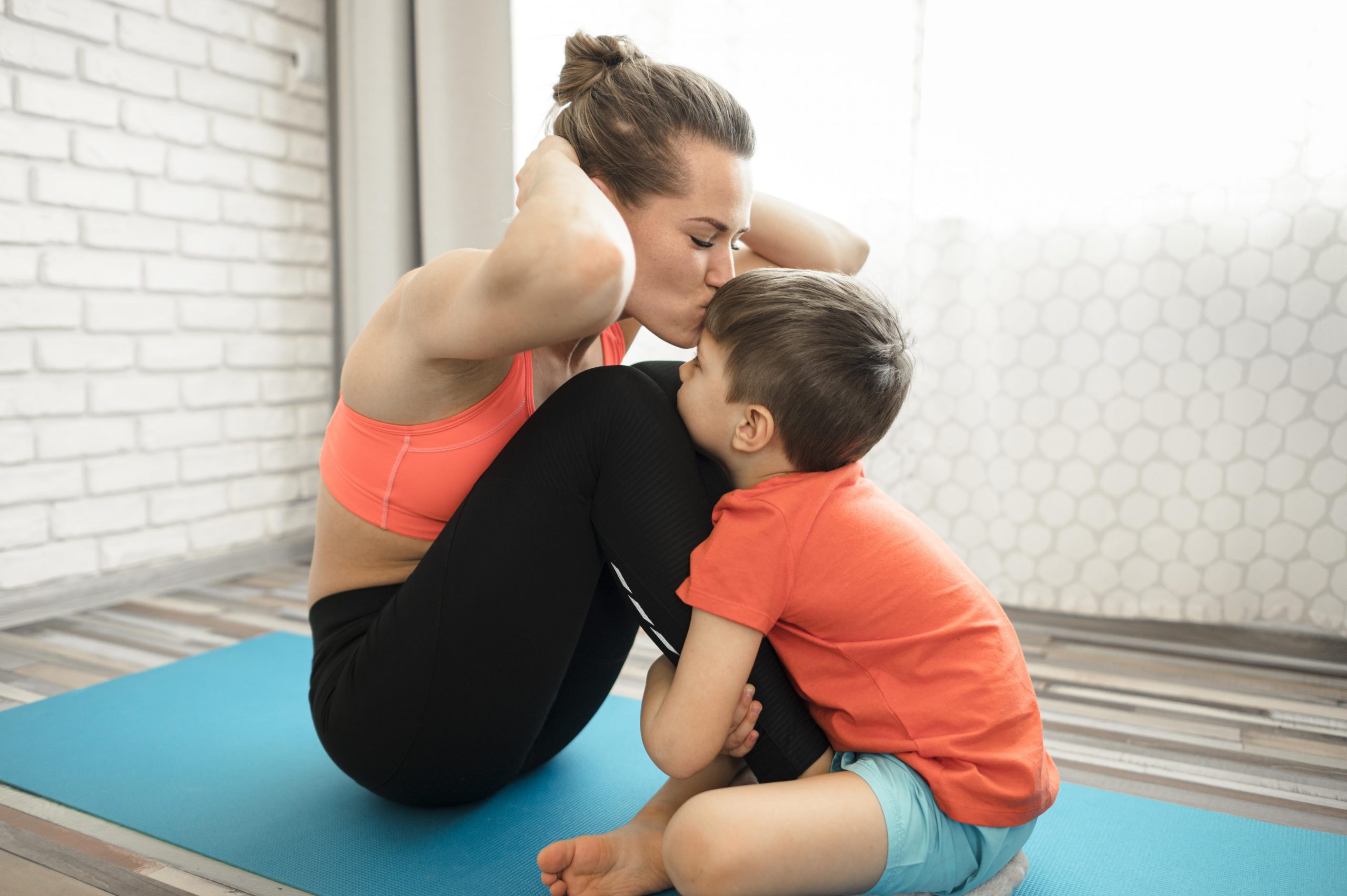 PRO Accesorios - Step de aeróbic profesional ideal para hacer ejercicios en  casa o en el gimnasio. Ayuda a definir la musculatura, mejorar la  flexibilidad y la estabilidad, y también mejora la